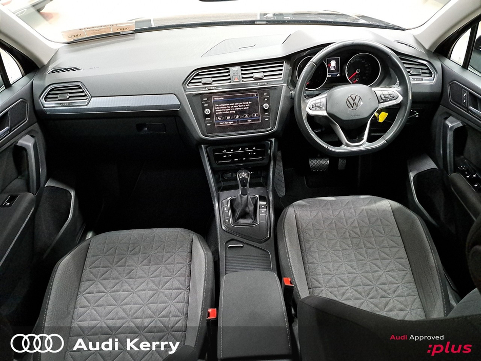 2022 Volkswagen Tiguan - image 12