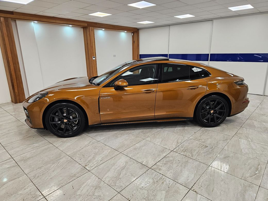 2025 Porsche Panamera SIMPLY STUNNING ! €139,950