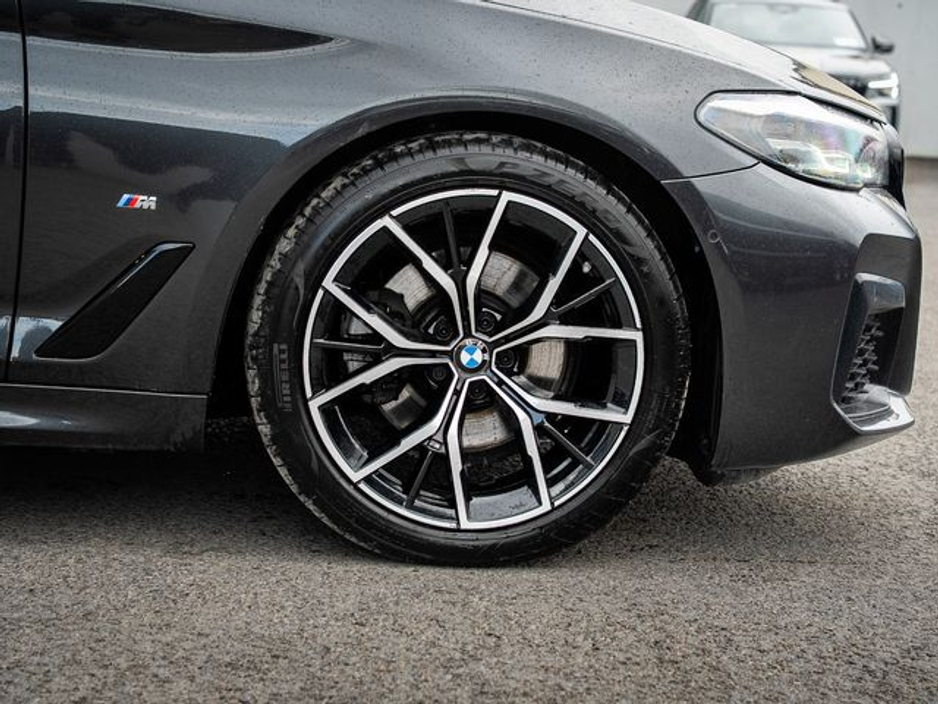 2022 BMW 5 Series - image 4