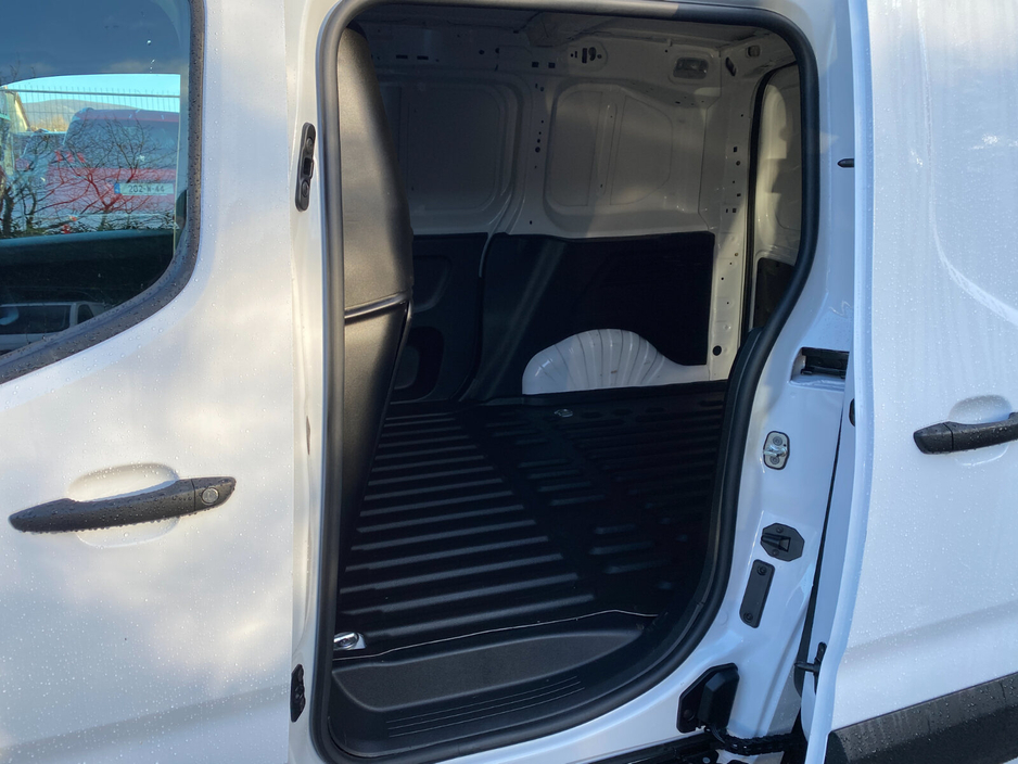 2024 Peugeot Partner  €18,618