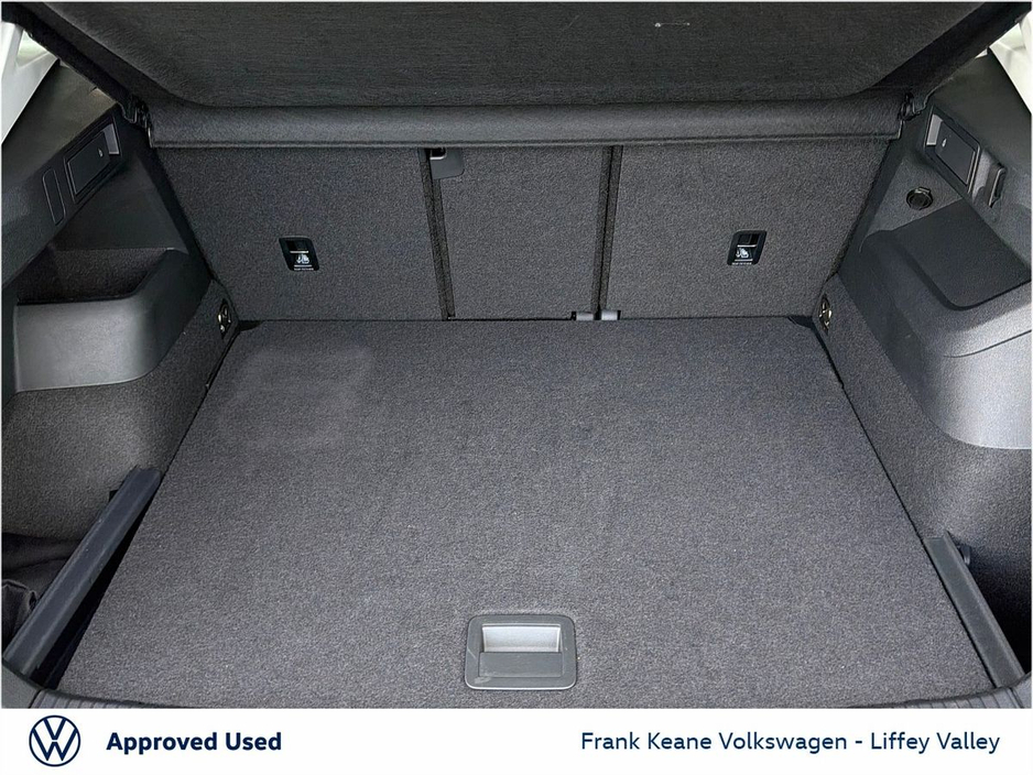 2025 Volkswagen Tiguan - image 9