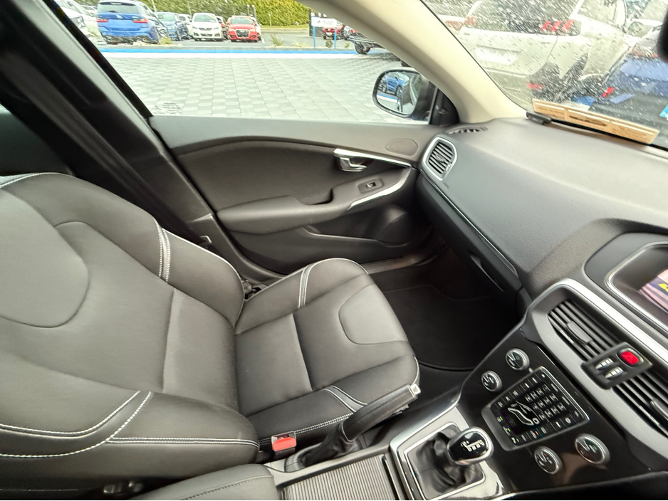 2019 Volvo V40 MOMENTUM - D4 2.0L DIESEL - AUTO - 12M WARRANTY - CAR: 1616