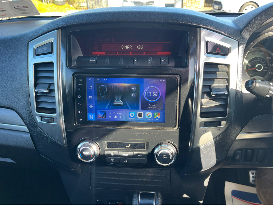 2016 Mitsubishi Shogun - image 16