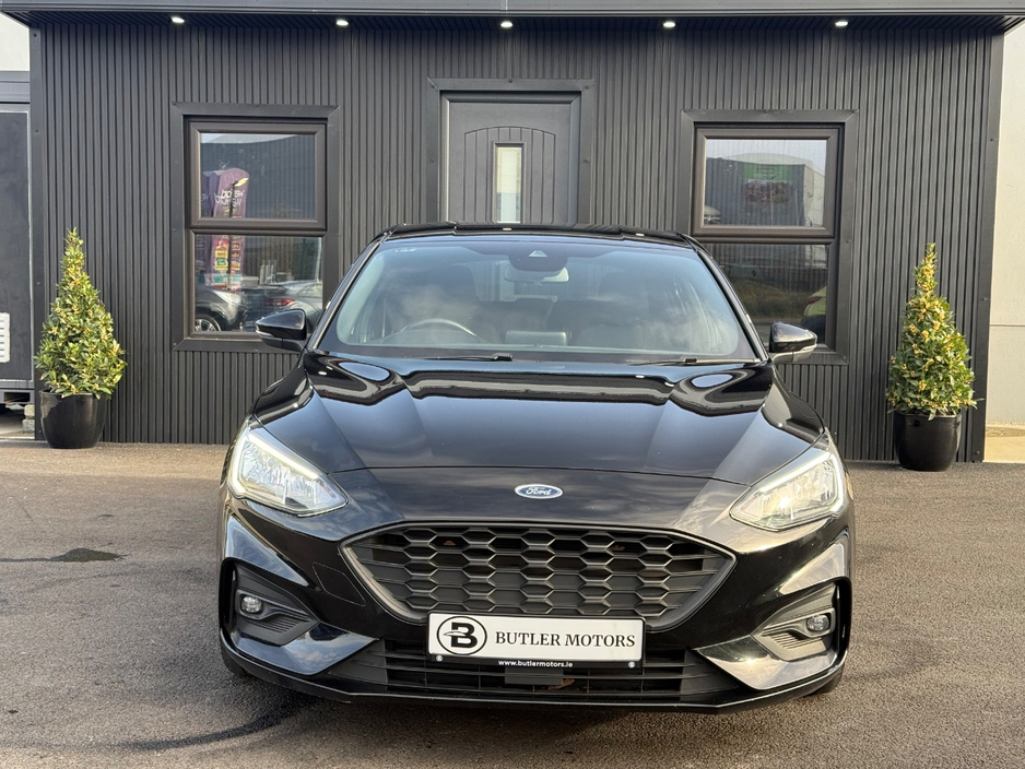 2019 Ford Focus - image 4