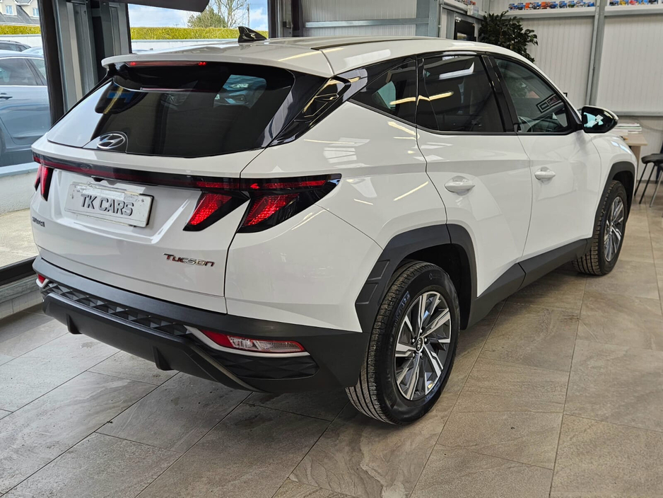 2022 Hyundai Tucson - image 3