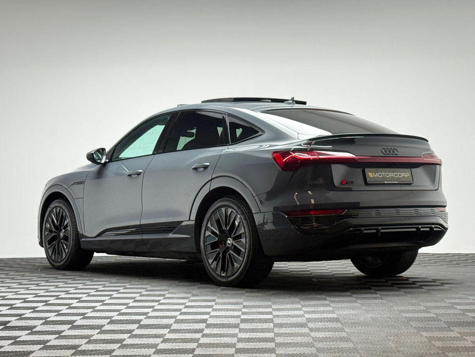 2024 Audi Q8 e-tron S LINE 55 E-TRON *PAN ROOF* €79,990