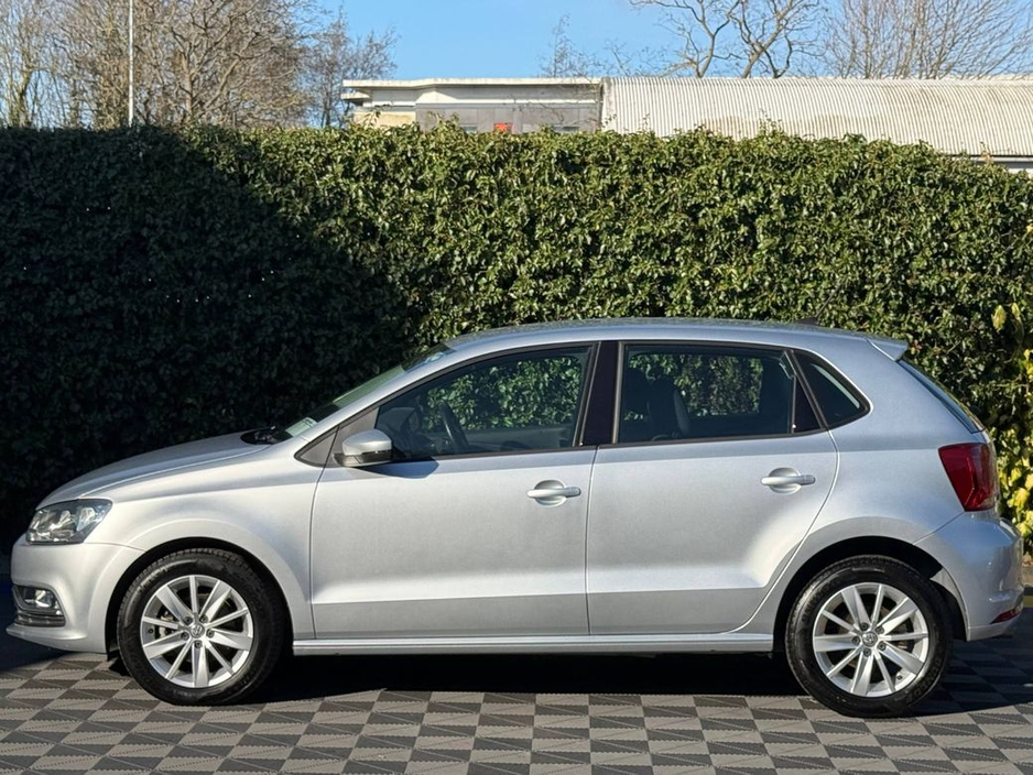 2015 Volkswagen Polo - image 3