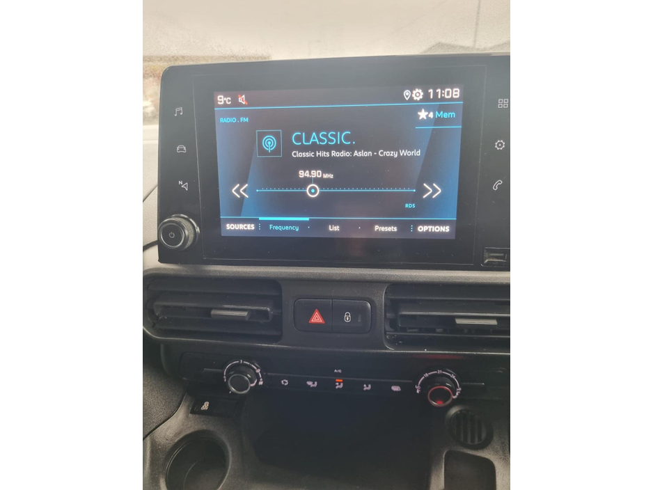 2020 Peugeot Partner  €10,950