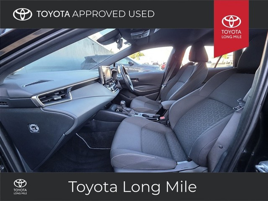 2023 Toyota Corolla - image 6