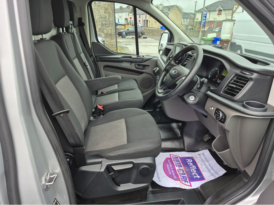 2022 Ford Transit Custom - image 9