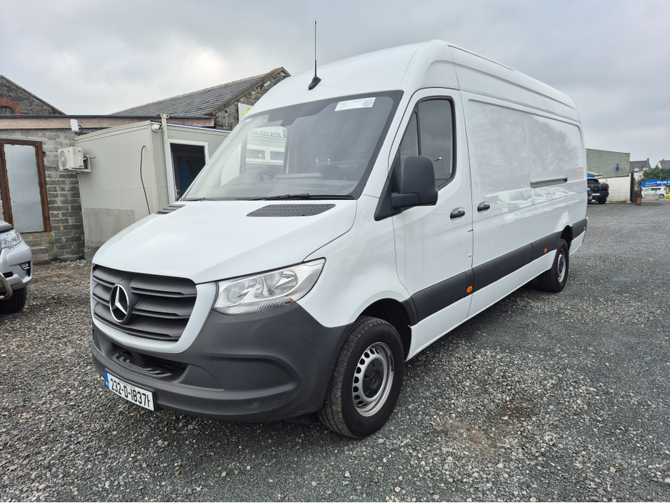 2023 Mercedes-Benz Sprinter - image 2