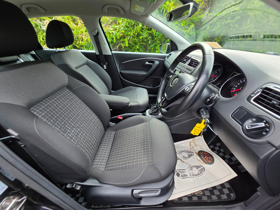 2017 Volkswagen Polo - image 12