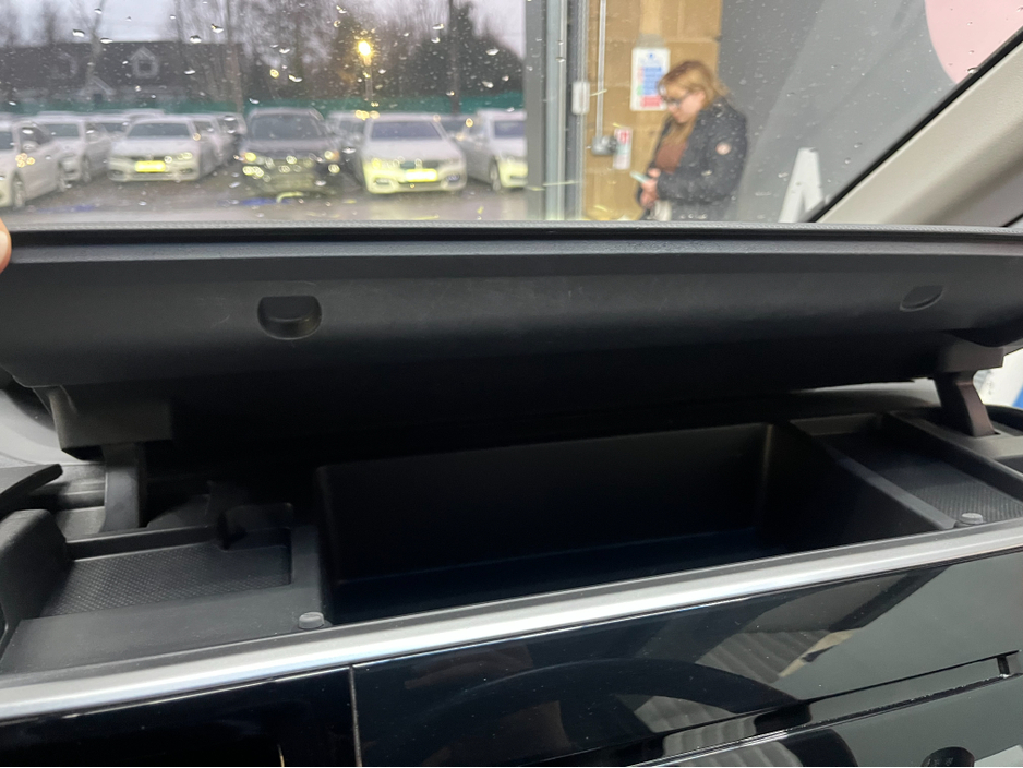 2019 Honda Stepwagon - image 23