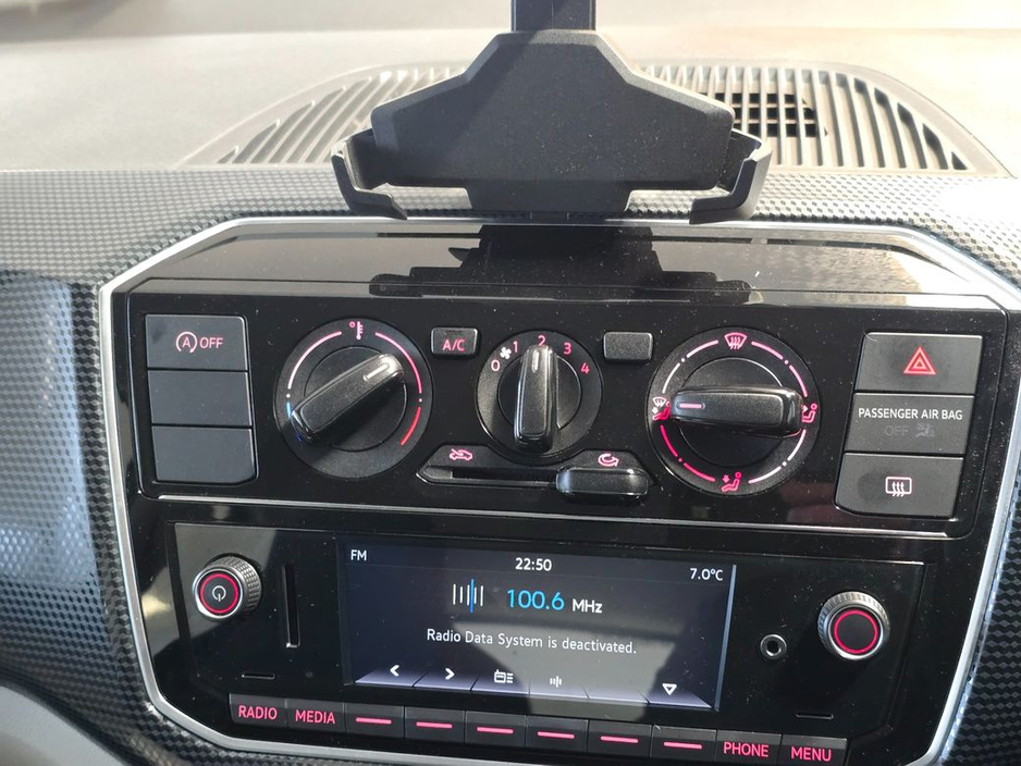 2019 Volkswagen up! - image 12