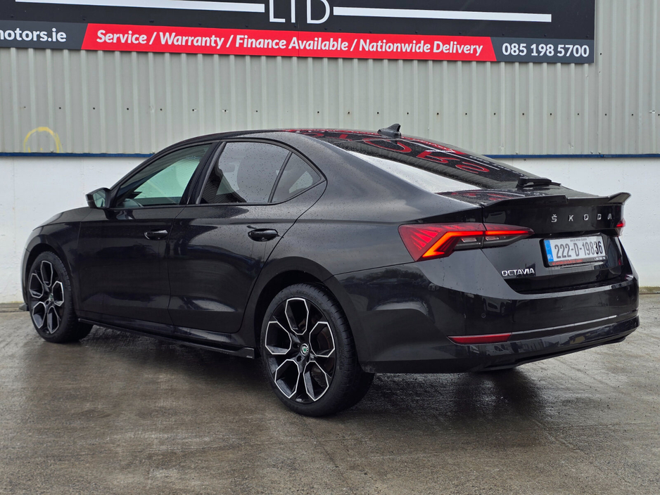 2022 Skoda Octavia - image 10