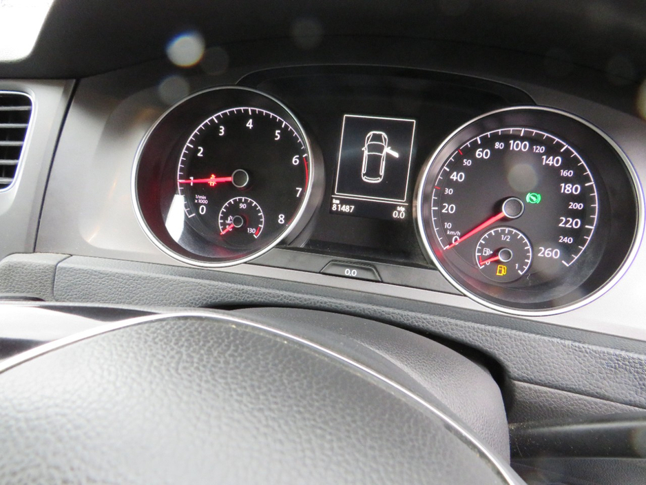 2014 Volkswagen Golf - image 10