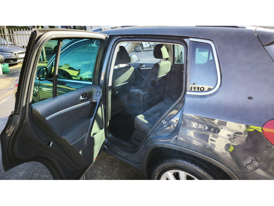 2015 Volkswagen Tiguan - image 13