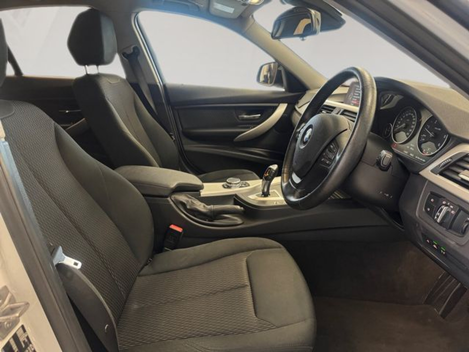 2016 BMW 3 Series 320d EfficientDynamics Plus Auto €15,995