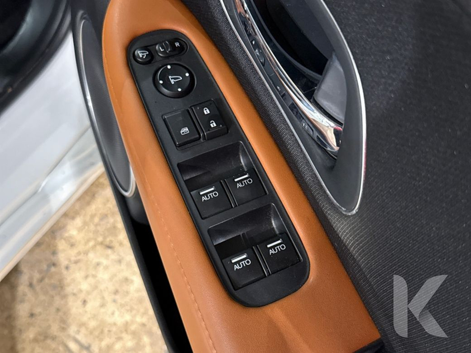 2017 Honda Vezel - image 17