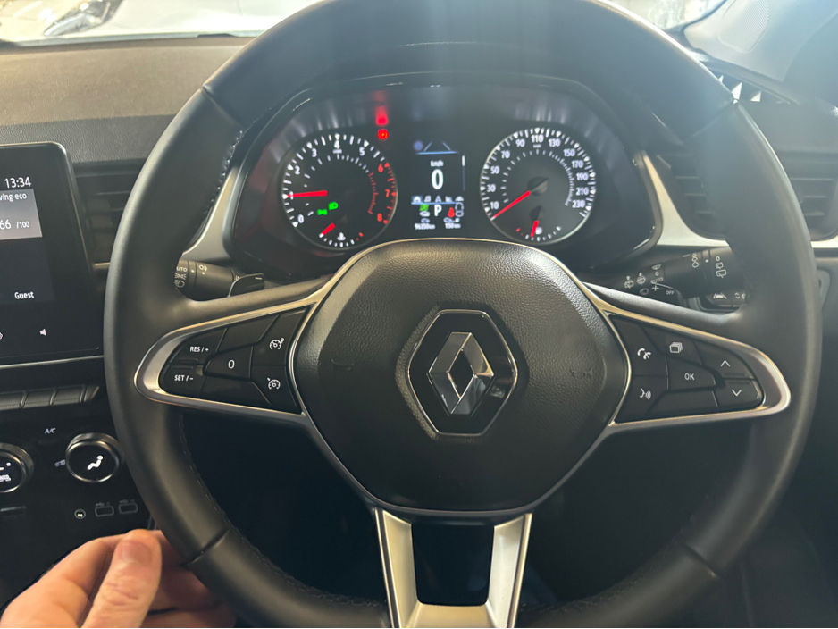 2023 Renault Captur - image 8