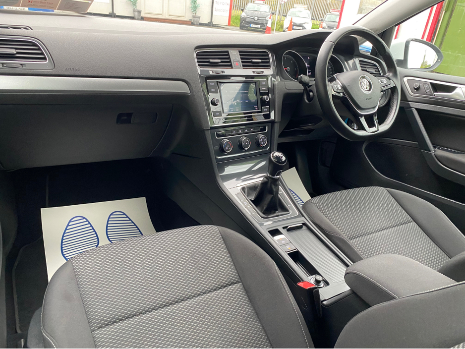 2019 Volkswagen Golf - image 11