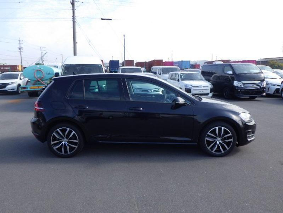 2017 Volkswagen Golf - image 5