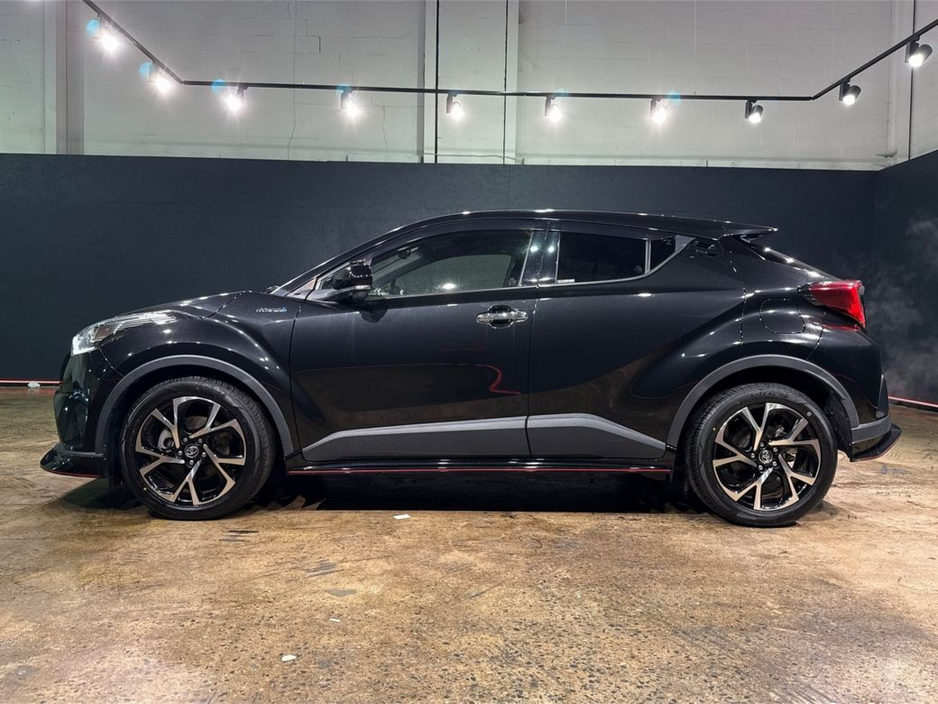 2019 Toyota C-HR G BRUNO MODE PACKAGE - HYBRID - PUSH BUTTON START - BLACK & BROWN HALF LEATHER - FRONT BODYKIT - REVERSE CAMERA - LEATHER STERRING WHEEL €21,950