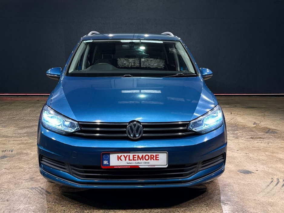 2017 Volkswagen Touran - image 8