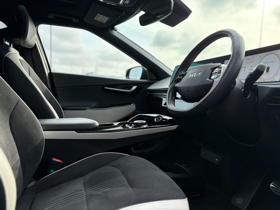 2023 Kia EV6 - image 14