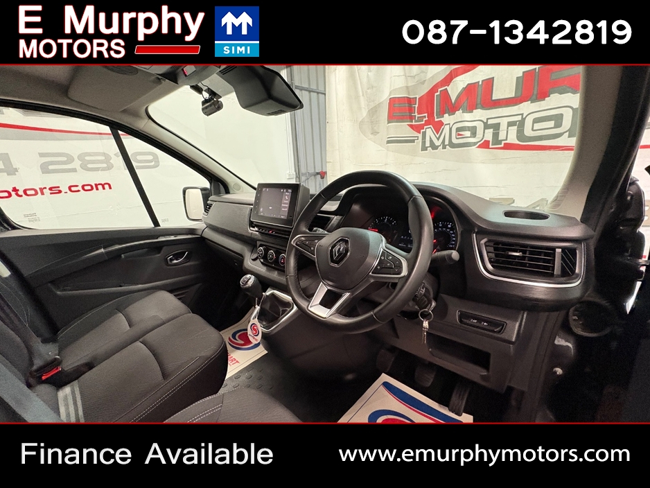 2023 Renault Trafic - image 20