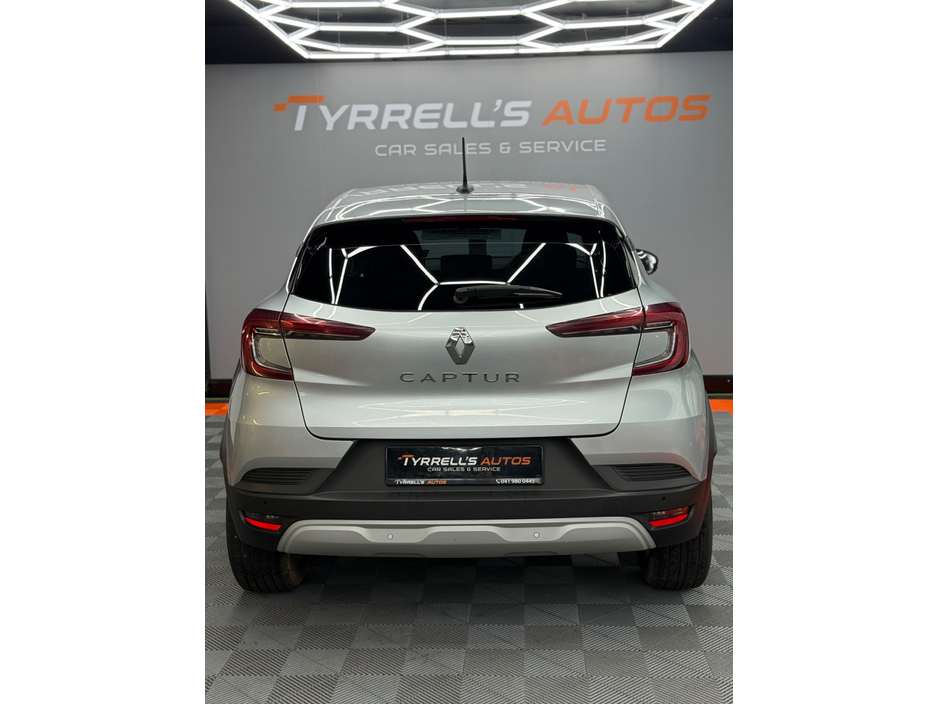 2022 Renault Captur ICONIC EDITION NAEB TCE 90 MAN €16,950