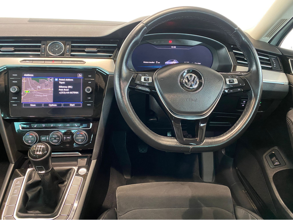 2018 Volkswagen Passat - image 11