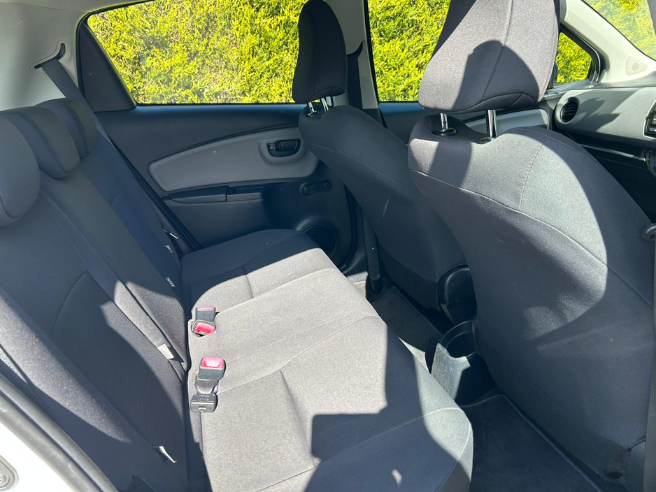 2016 Toyota Yaris - image 16