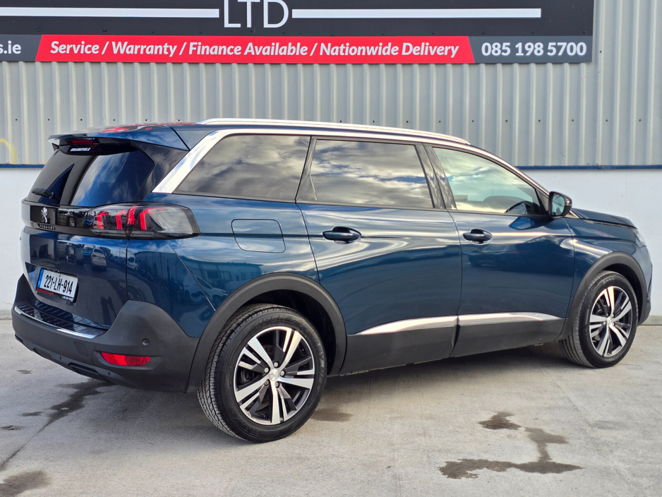 2022 Peugeot 5008 - image 6