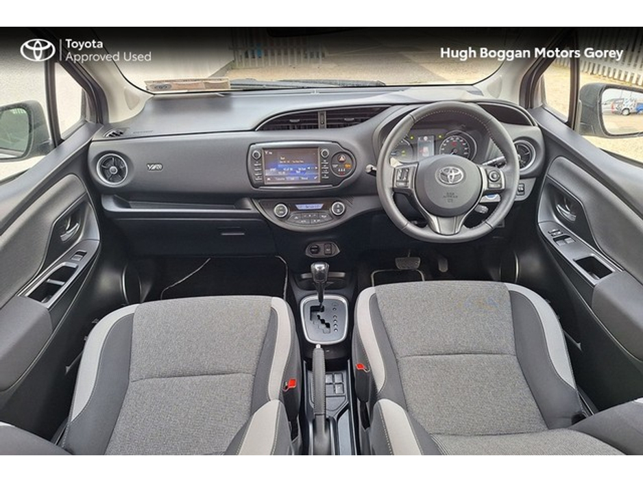 2020 Toyota Yaris - image 9