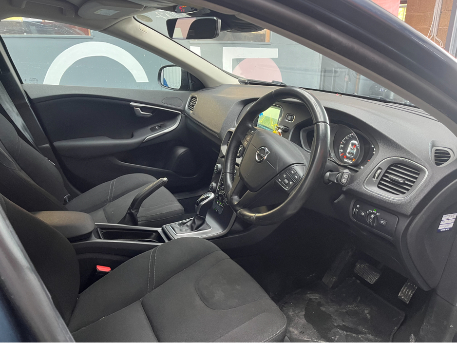 2017 Volvo V40 €14950! 2017 VOLVO V40 AUTOMATIC  T3 KINETIC 1.5 AUTOMATIC / REVERSE CAMERA €14,950