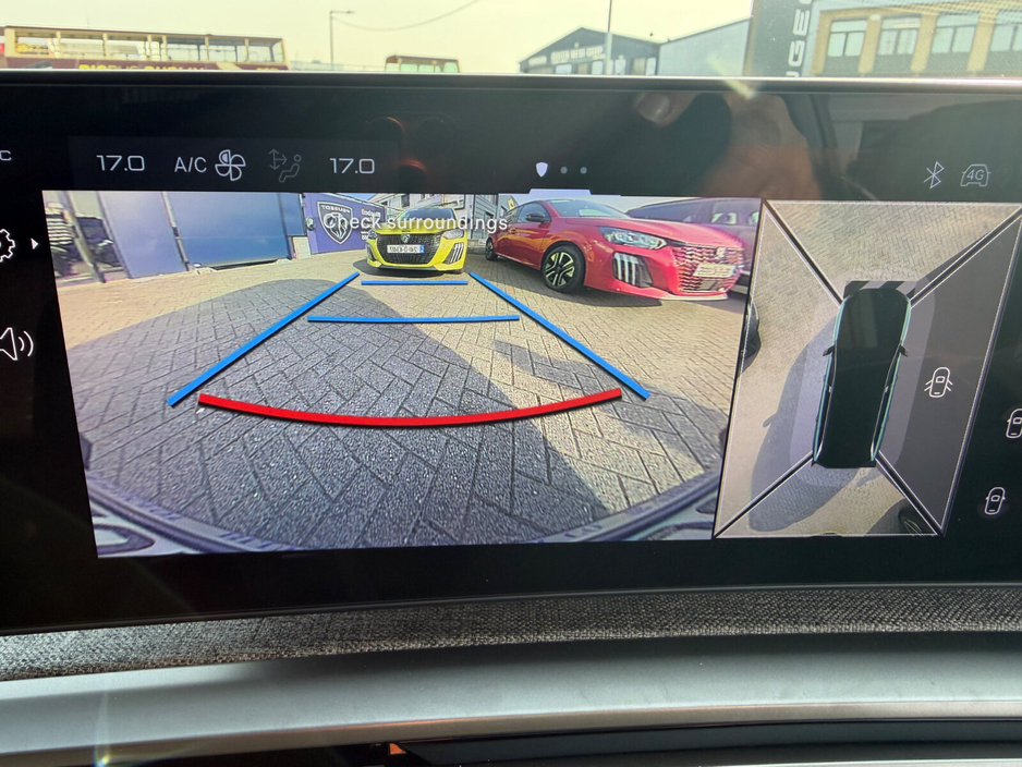 2025 Peugeot 5008 - image 12