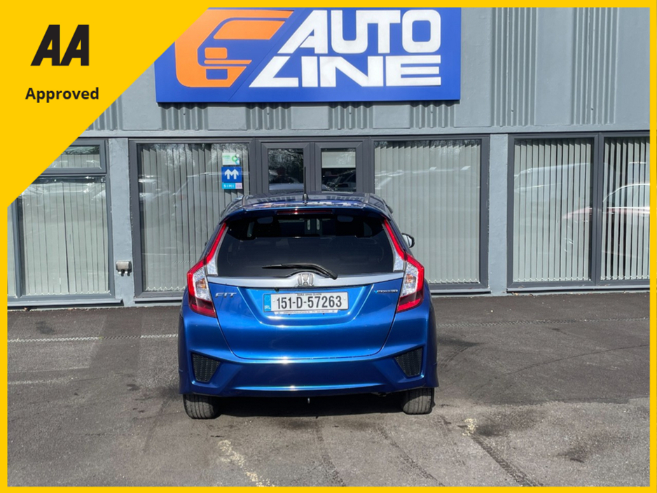 2015 Honda Fit - image 4