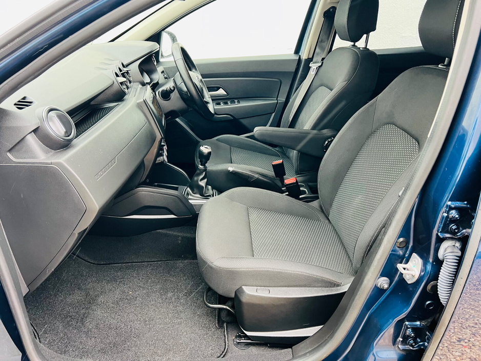 2019 Dacia Duster - image 5