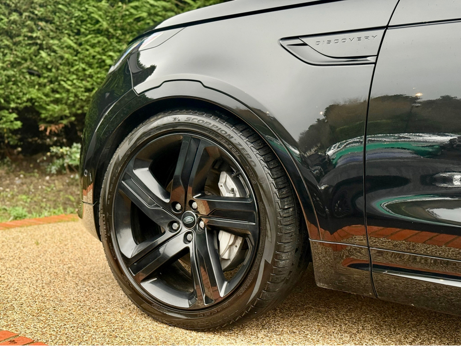 2024 Land Rover Discovery - image 12