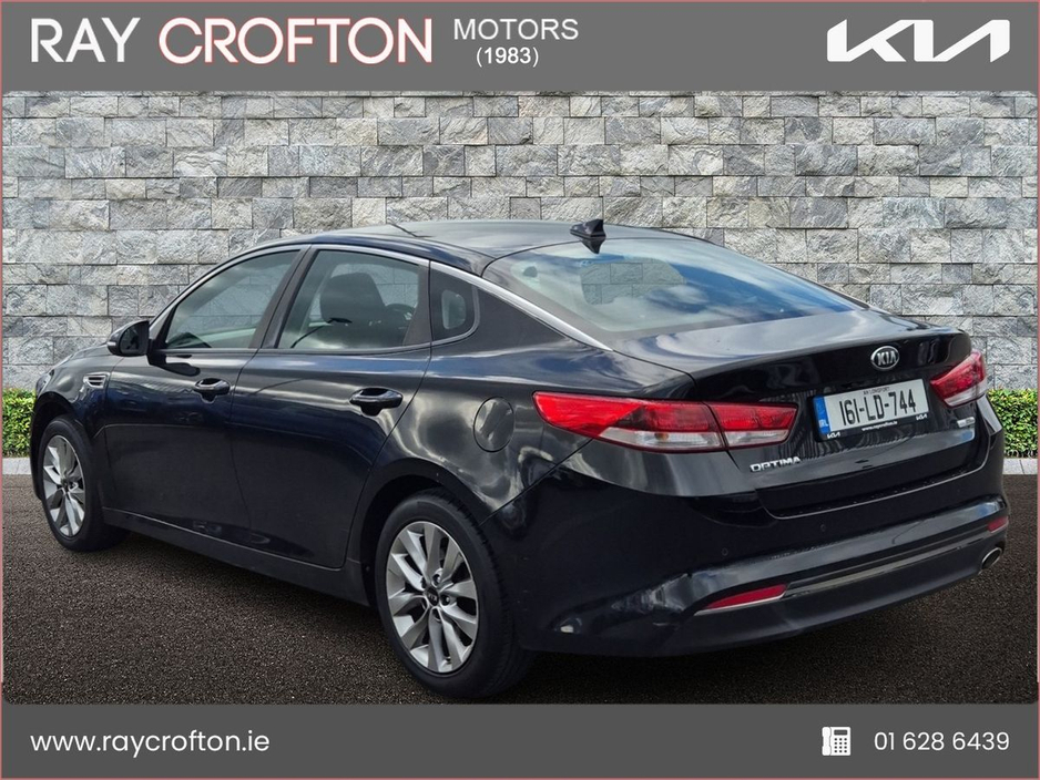 2016 Kia Optima - image 3