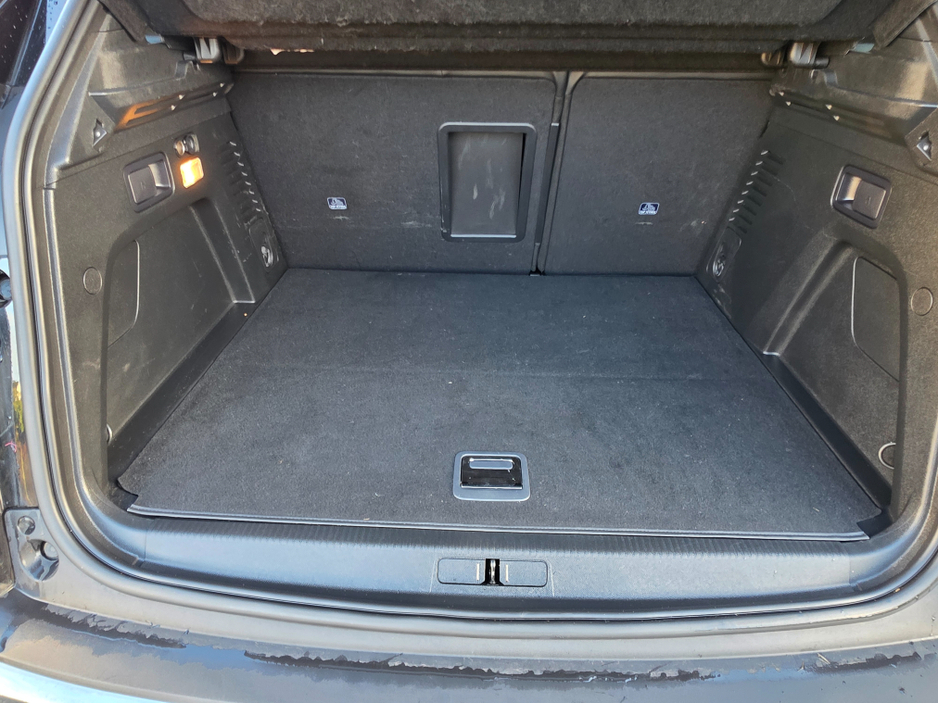 2023 Peugeot 3008 1.6 PHEV Allure Premium Plus 225 €29,750