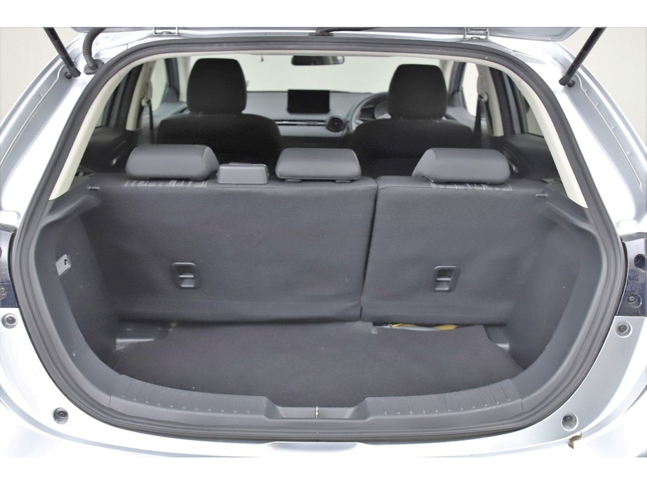 2021 Mazda Mazda2 - image 25