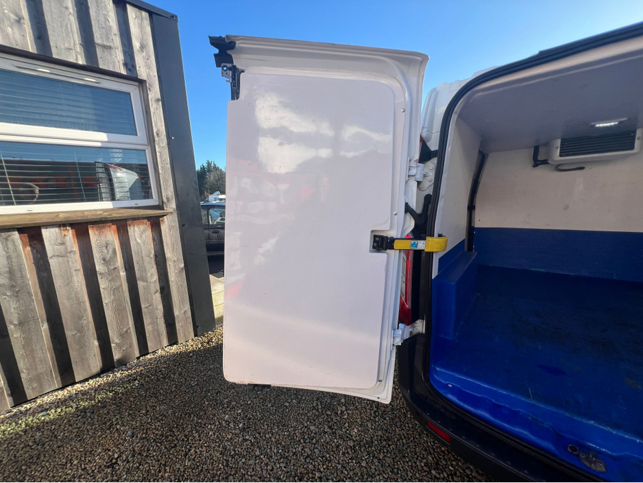 2018 Ford Transit Custom - image 15