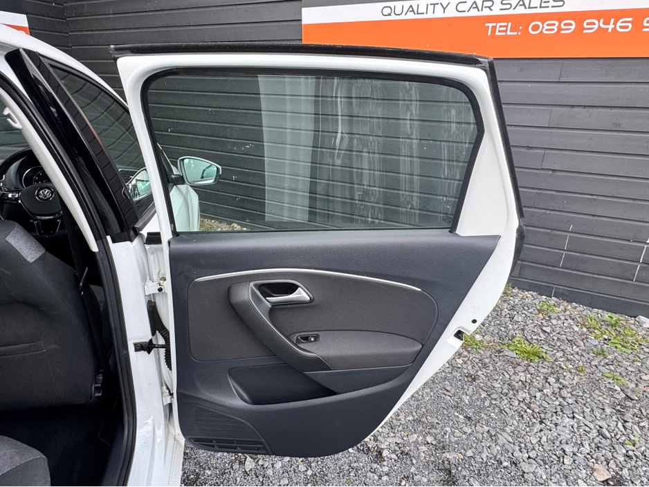 2015 Volkswagen Polo - image 16