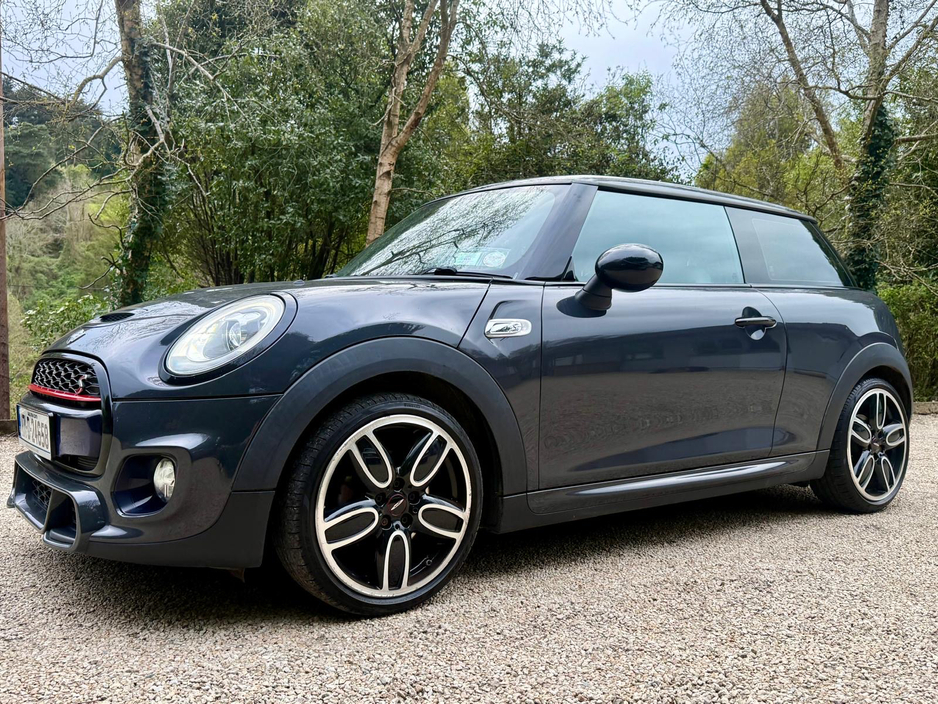 2017 MINI Hatch - image 9