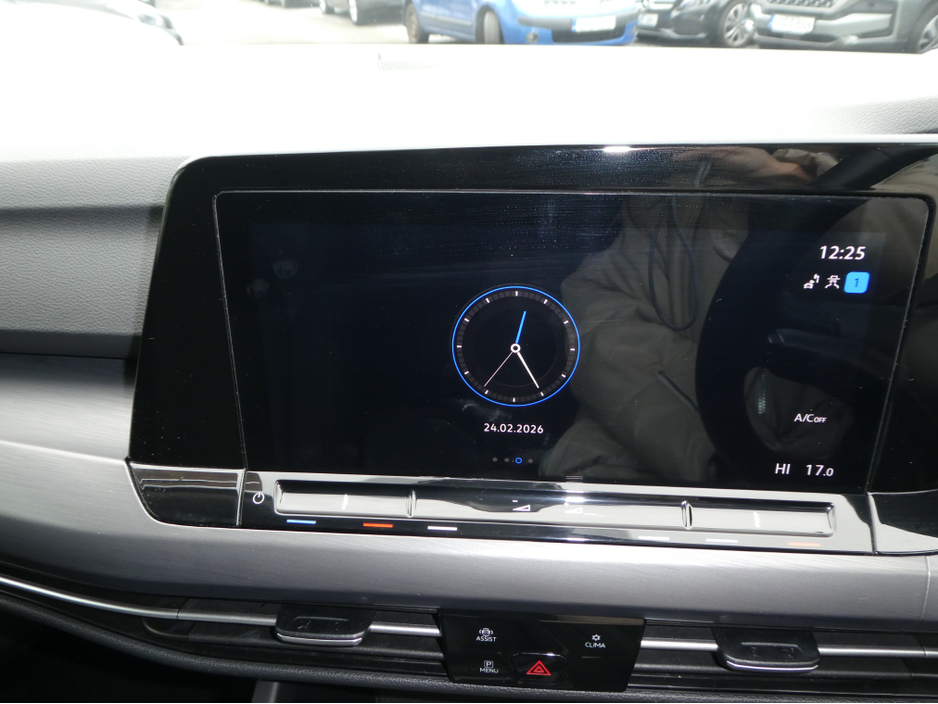 2022 Volkswagen Golf - image 44