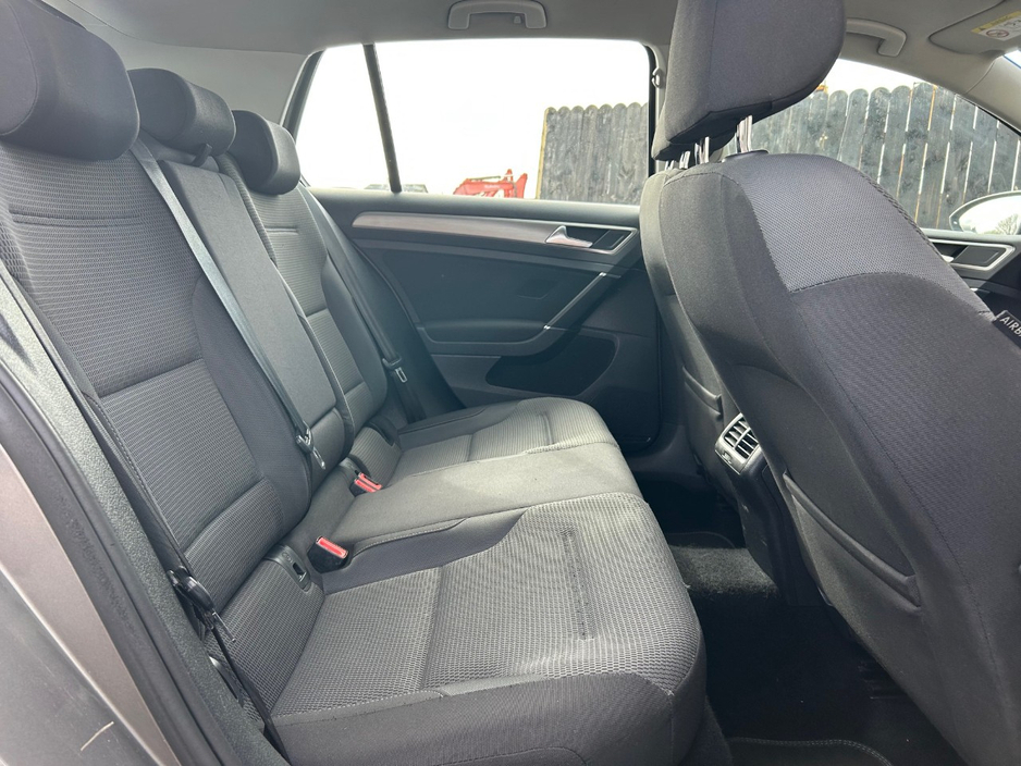 2016 Volkswagen Golf - image 17