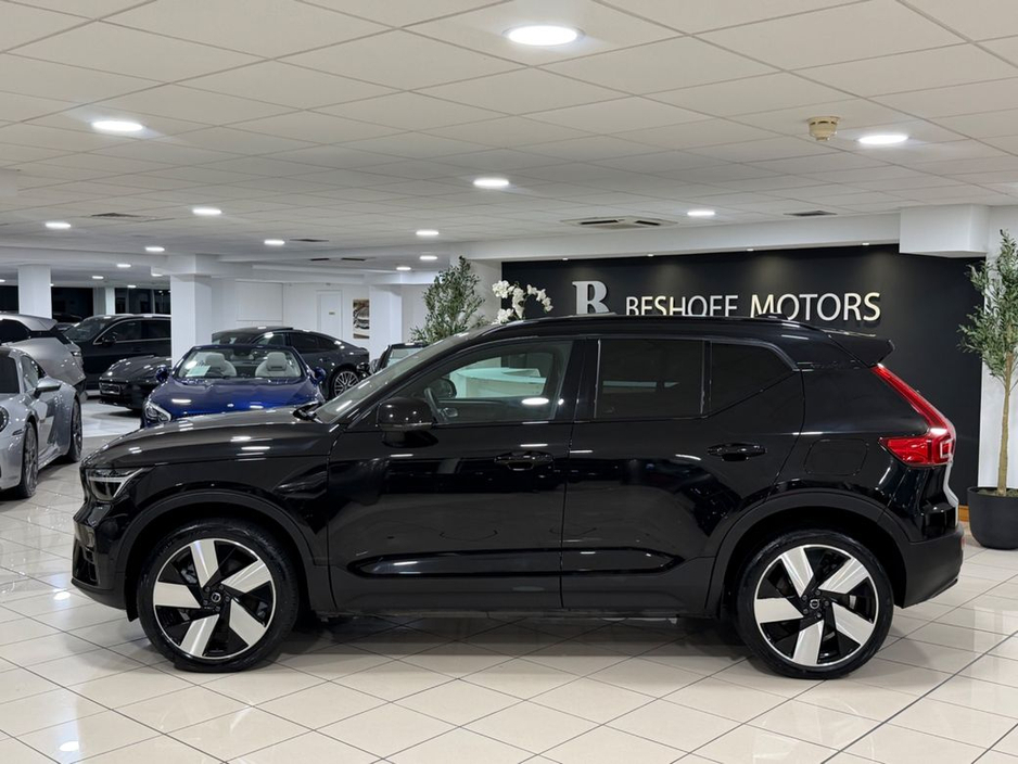 2023 Volvo XC40 - image 6