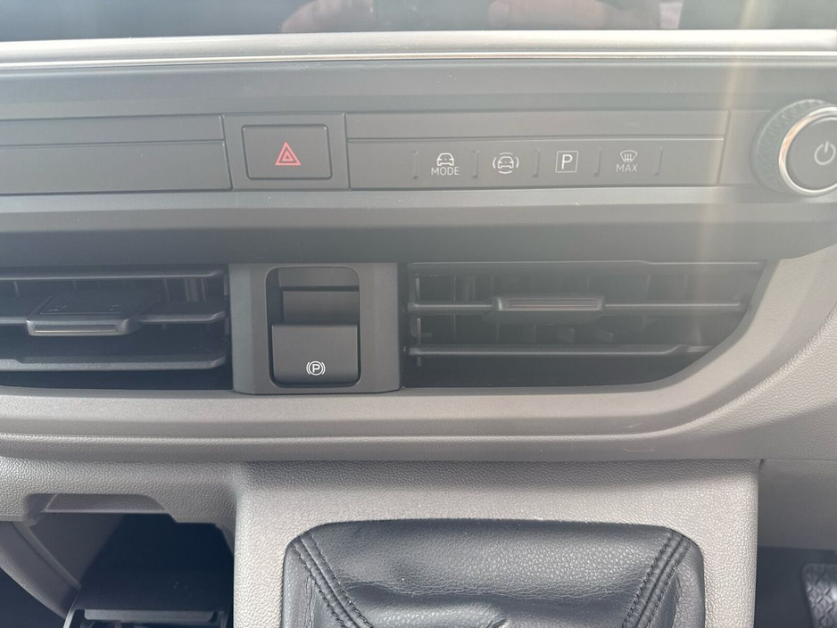 2025 Volkswagen Transporter  €33,495